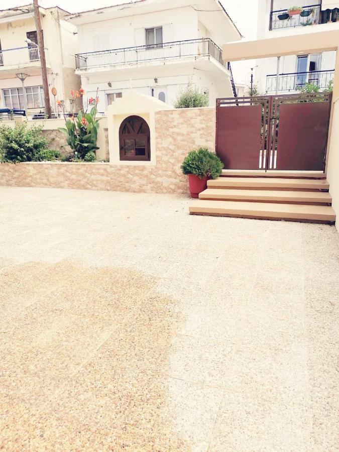 Theasis 3 Apartment *
