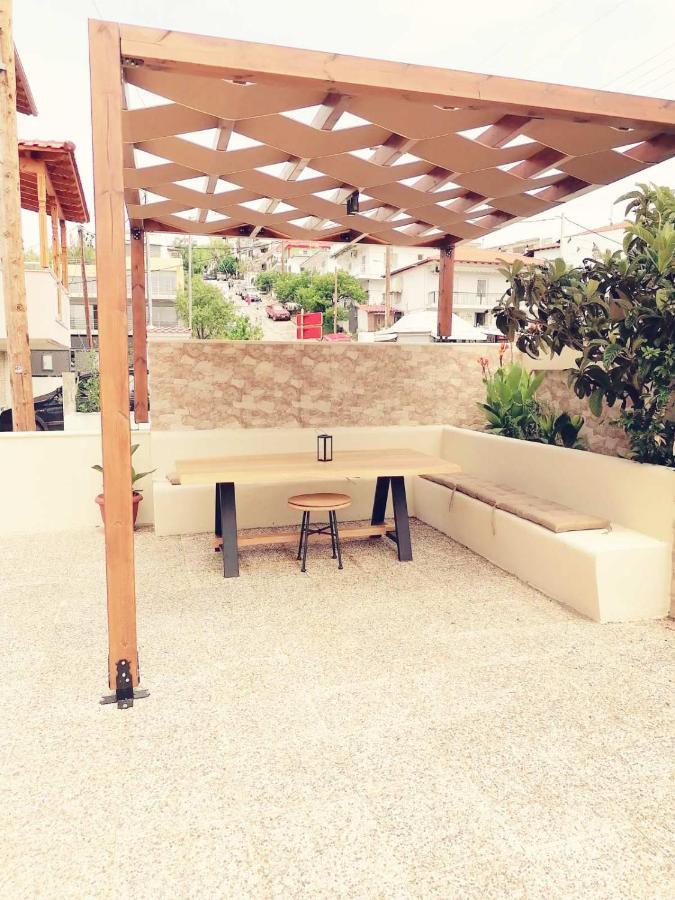 Apartment Theasis 3