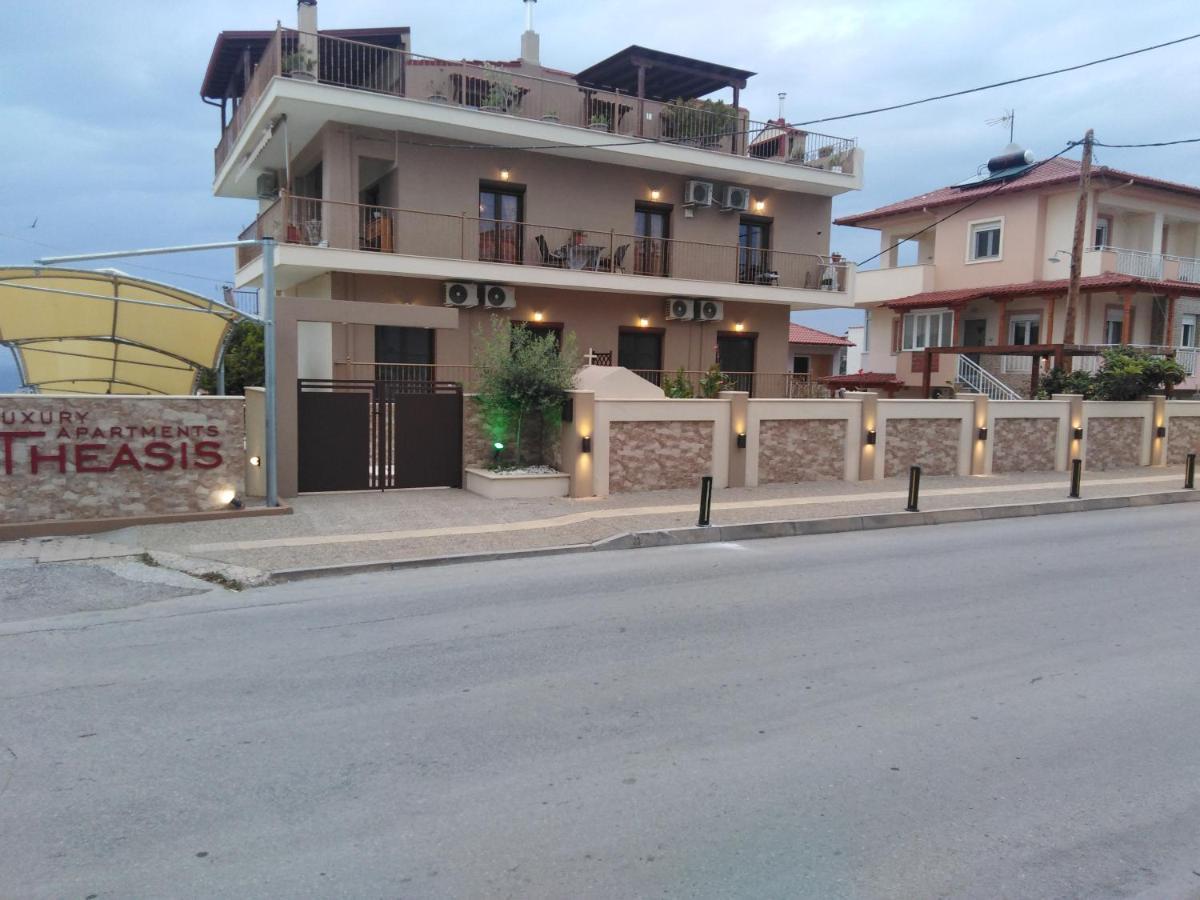Apartment Theasis 3
