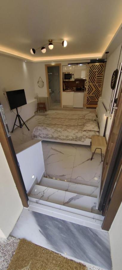 Theasis 3 Apartment *