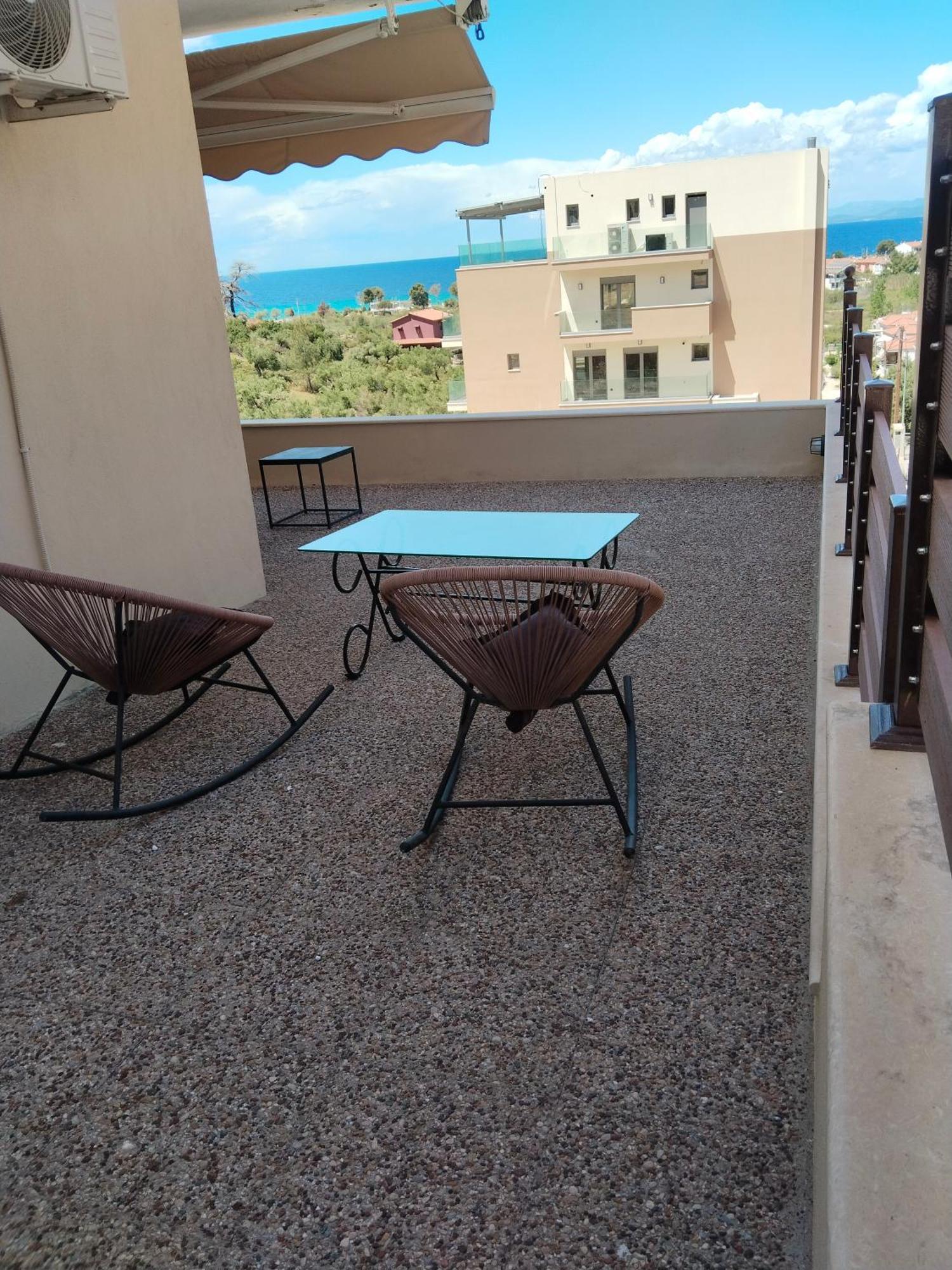 Apartment Theasis 3 *