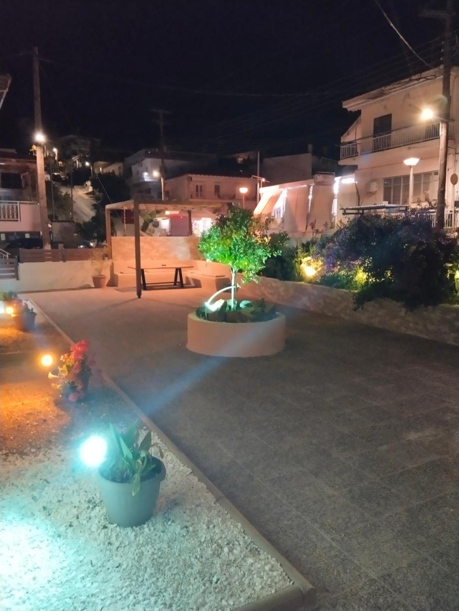 Apartment Theasis 3 *